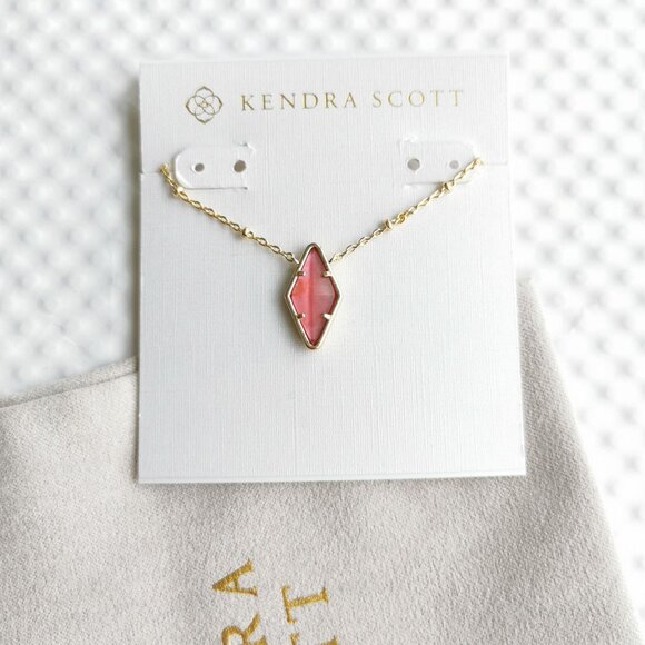 Kendra Scott Gold Raspberry Kinsley Short Necklace NEW - Picture 1 of 4